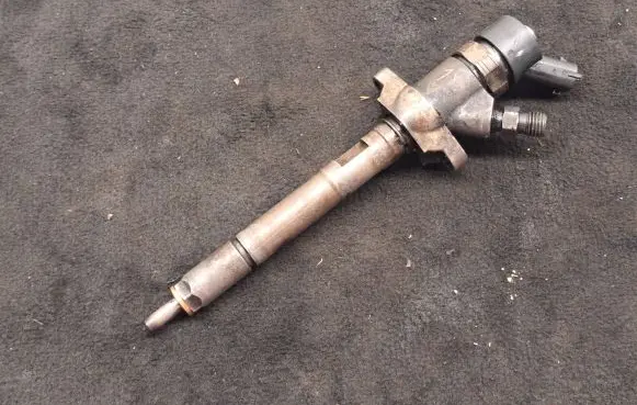Volvo V50 Fuel injector 0445110259