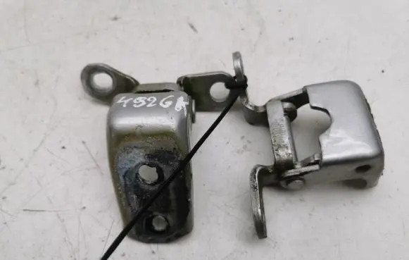 Rear door hinge set