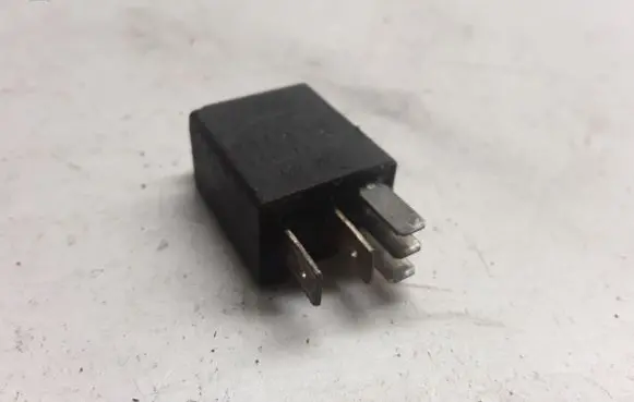 Audi A6 S6 C6 4F Other relay 8Z0951253