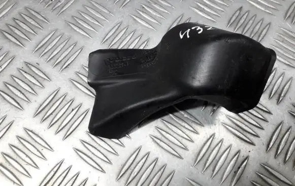 Volvo XC70 Air intake hose/pipe 30676548