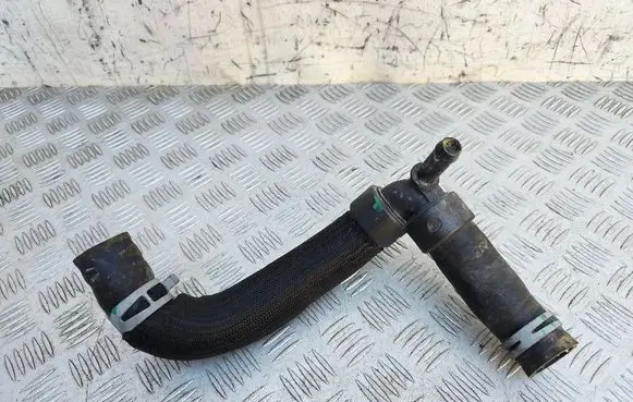 Engine coolant pipe/hose