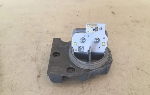 BMW X1 E84 LED ballast control module B006728C
