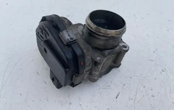 Volvo V40 Throttle valve 28275019 9673534480