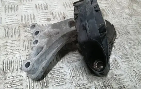 Citroen C3 Engine mount bracket 9676780580