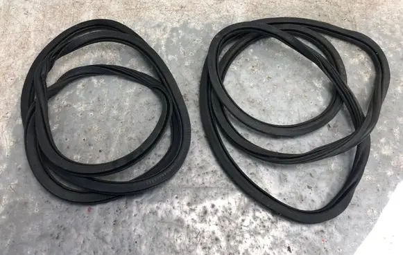 Audi Q5 SQ5 Front door rubber seal 8R0831721F-BILI 8R0831721F 8R0833721F