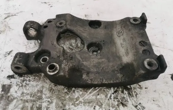 Volvo S40 Engine mounting bracket 9646719580