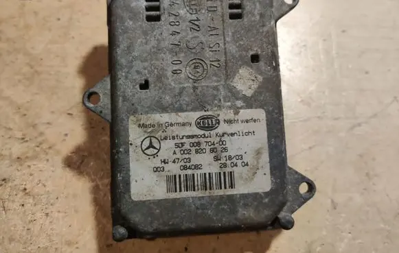 Mercedes-Benz E W211 Headlight ballast module Xenon A0028206026 5DF00870400
