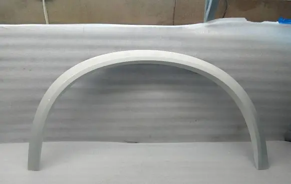 Rear fender molding trim