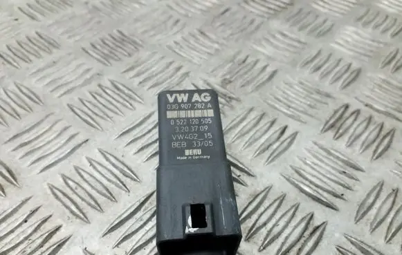 Audi A3 S3 A3 Sportback 8P Glow plug pre-heat relay 03G907282A