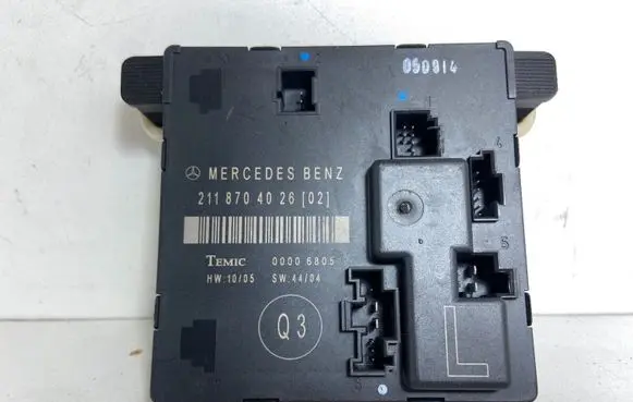 Mercedes-Benz E W211 Door control unit/module A2118704026