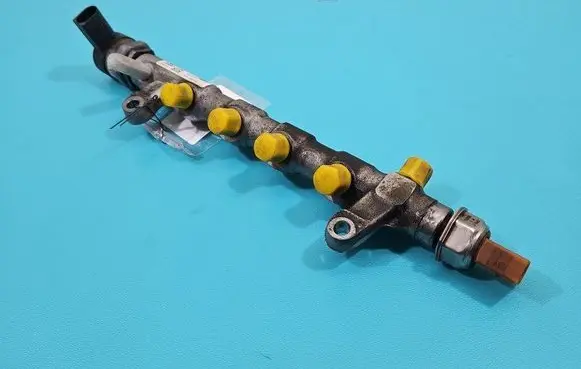 Volkswagen PASSAT B7 Fuel main line pipe 0281006075 IMPRK1502275