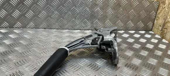 Handbrake/parking brake lever assembly