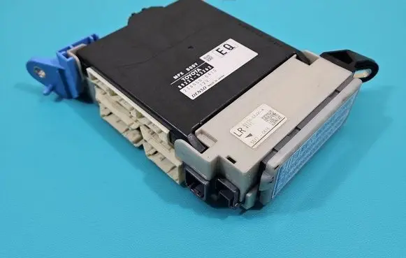 Lexus IS III XE30 Central body control module 89221-53262 IMPRK1503000
