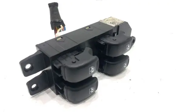 Hyundai Santa Fe Electric window control switch 9357026100