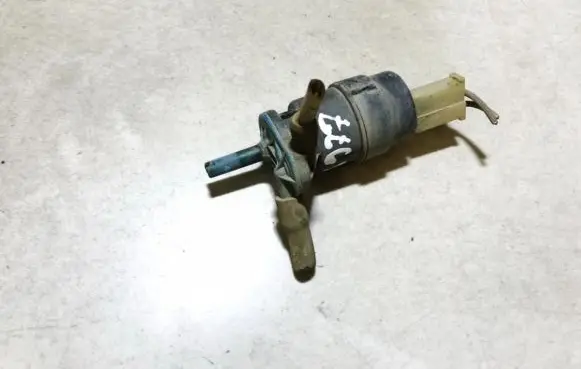 Volkswagen PASSAT B3 Windscreen/windshield washer pump