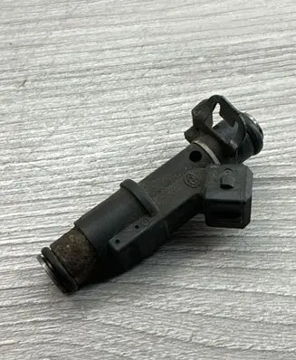 Peugeot 407 Fuel injector 01F003A 14451