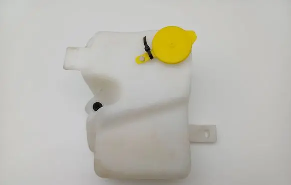 Opel Corsa B Windshield washer fluid reservoir/tank 90386397