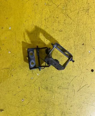 Ford Mondeo MK IV Tailgate/trunk/boot hinge