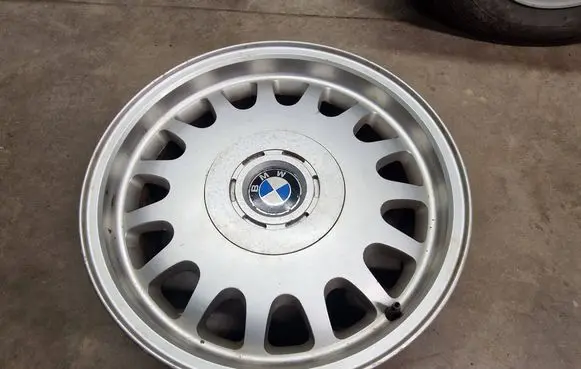 R16 alloy rim