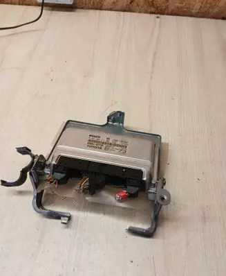 Toyota Corolla E120 E130 Engine control unit/module 0261207411 8966102730