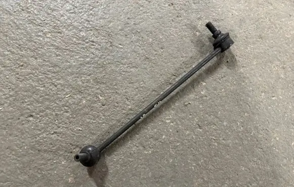 Audi A3 8Y Front anti-roll bar/stabilizer link 