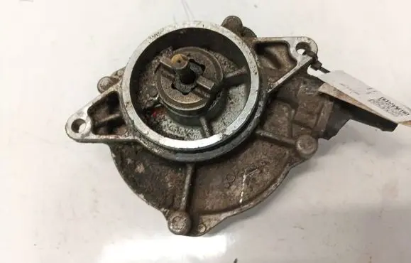 Audi Q7 4L Vacuum pump 