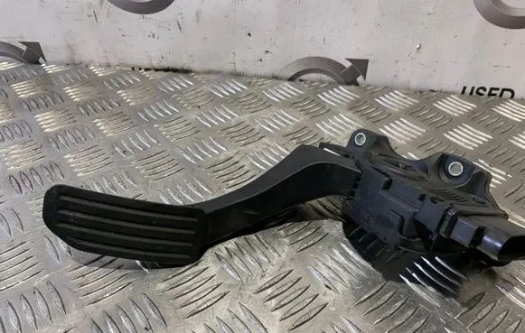 Volvo S80 Accelerator throttle pedal 6G929F836DD