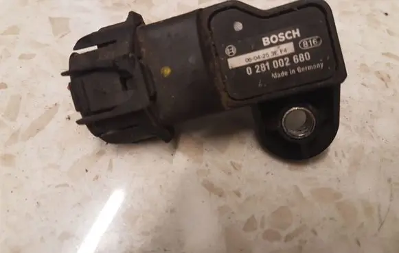 Honda CR-V Air pressure sensor 0281002680