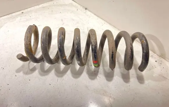 Mercedes-Benz E W212 Rear coil spring