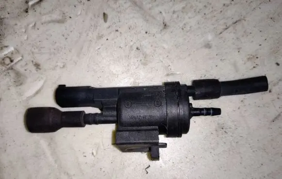 Mercedes-Benz E W211 Valve vacuum 0025401497