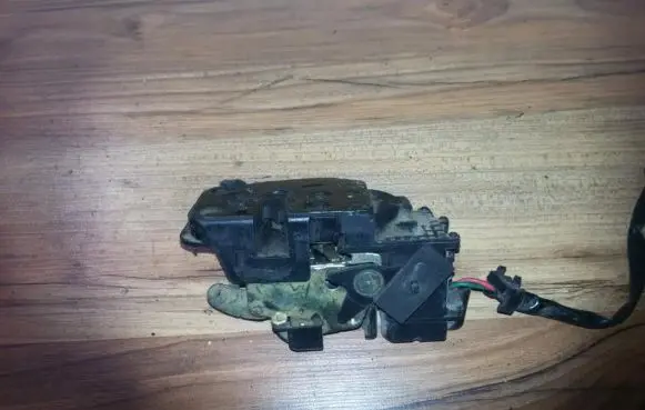 Mazda Xedos 6 Rear door lock