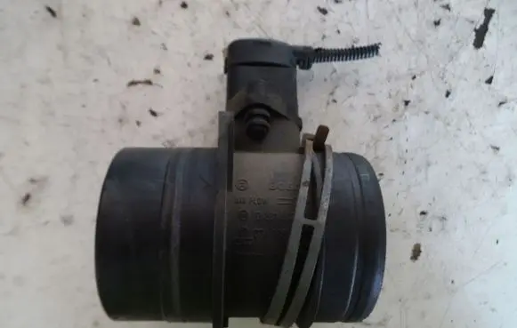 Volkswagen Eos Mass air flow meter 0281002461