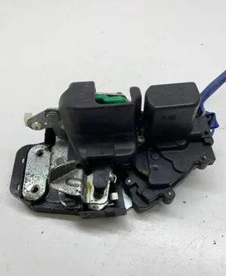 KIA Sorento Rear door lock A045777