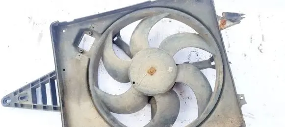 Radiator cooling fan shroud