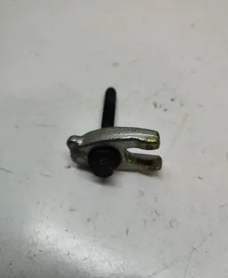 Nissan Juke I F15 Fuel Injector clamp holder