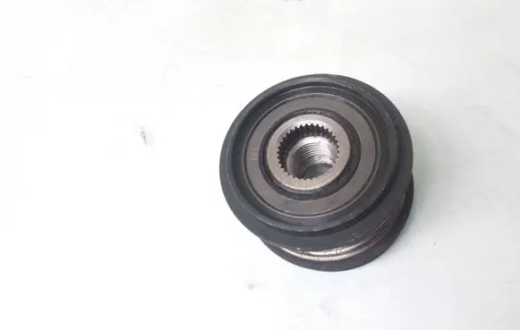 Volkswagen Golf V Alternator pulley F553470