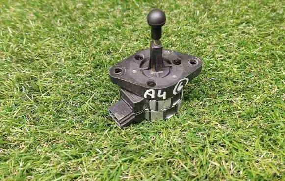 Headlight level adjustment motor