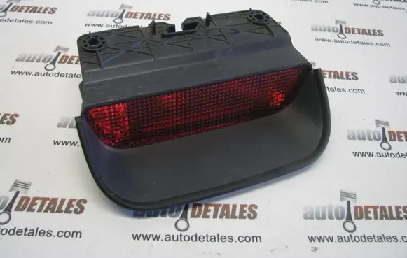 Honda CR-V Third/center stoplight P6939