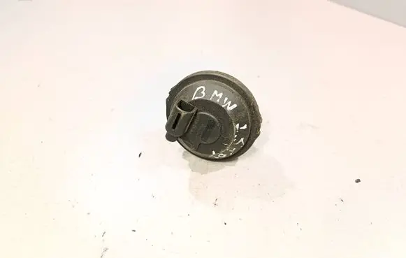 BMW 5 E39 Vacuum valve 71424207 PA960730
