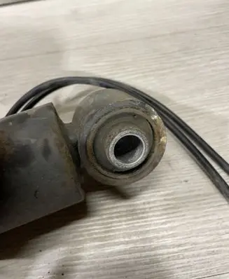 Rear shock absorber/damper