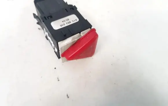 Skoda Fabia Mk1 (6Y) Hazard light switch 6y0953235