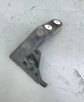 Opel Astra J Rear bumper mounting bracket 13320248