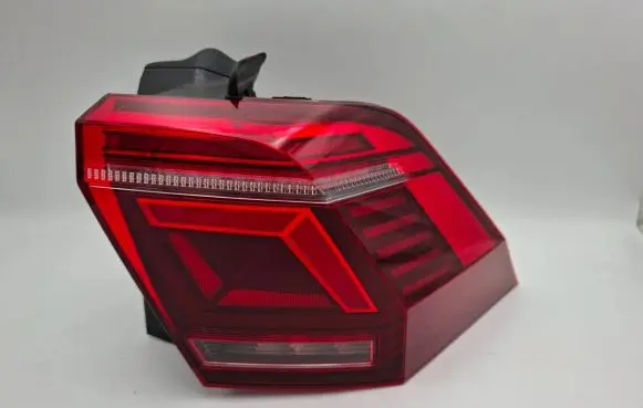 Volkswagen Tiguan Rear/tail lights 5NA.945.208