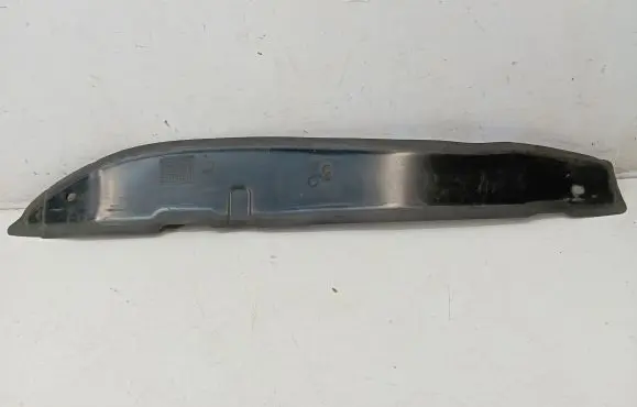 Maserati Levante Fender end trim 670032469