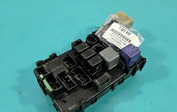Toyota Corolla E120 E130 Fuse box set 82641-02131 IMPRK1521810