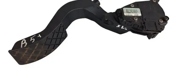 Audi A4 S4 B6 8E 8H Accelerator throttle pedal 8D1721523F
