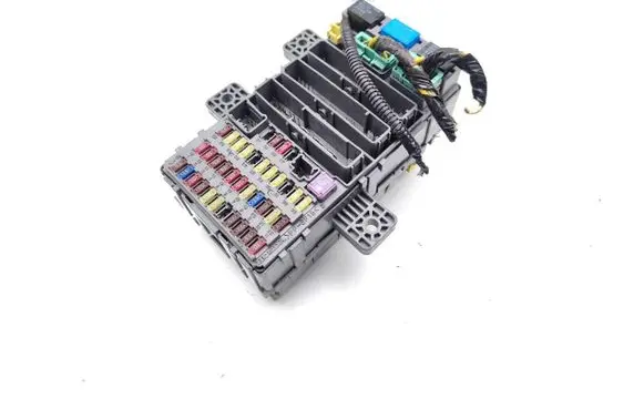 Honda Civic Fuse module 37842RN