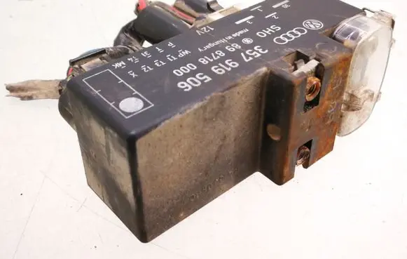 Seat Alhambra (Mk1) Coolant fan relay 357919506 898718000