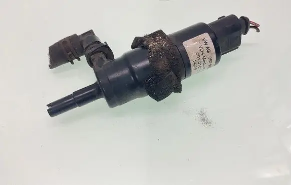 Seat Leon (1P) Headlight washer pump 3B7955681 001016