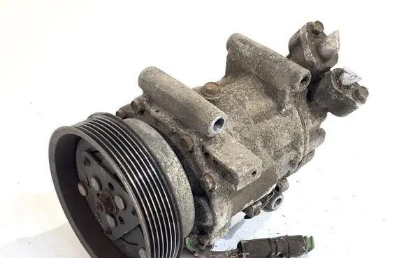 Renault Clio III Air conditioning (A/C) compressor (pump) 8200819568